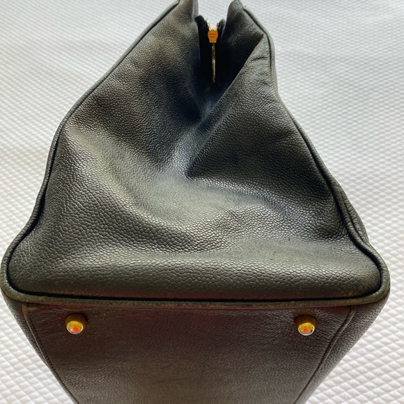 Preowned CHANEL vintage jumbo flap CC turnlock caviar shoulder chain tote bag - Picture 5 of 16